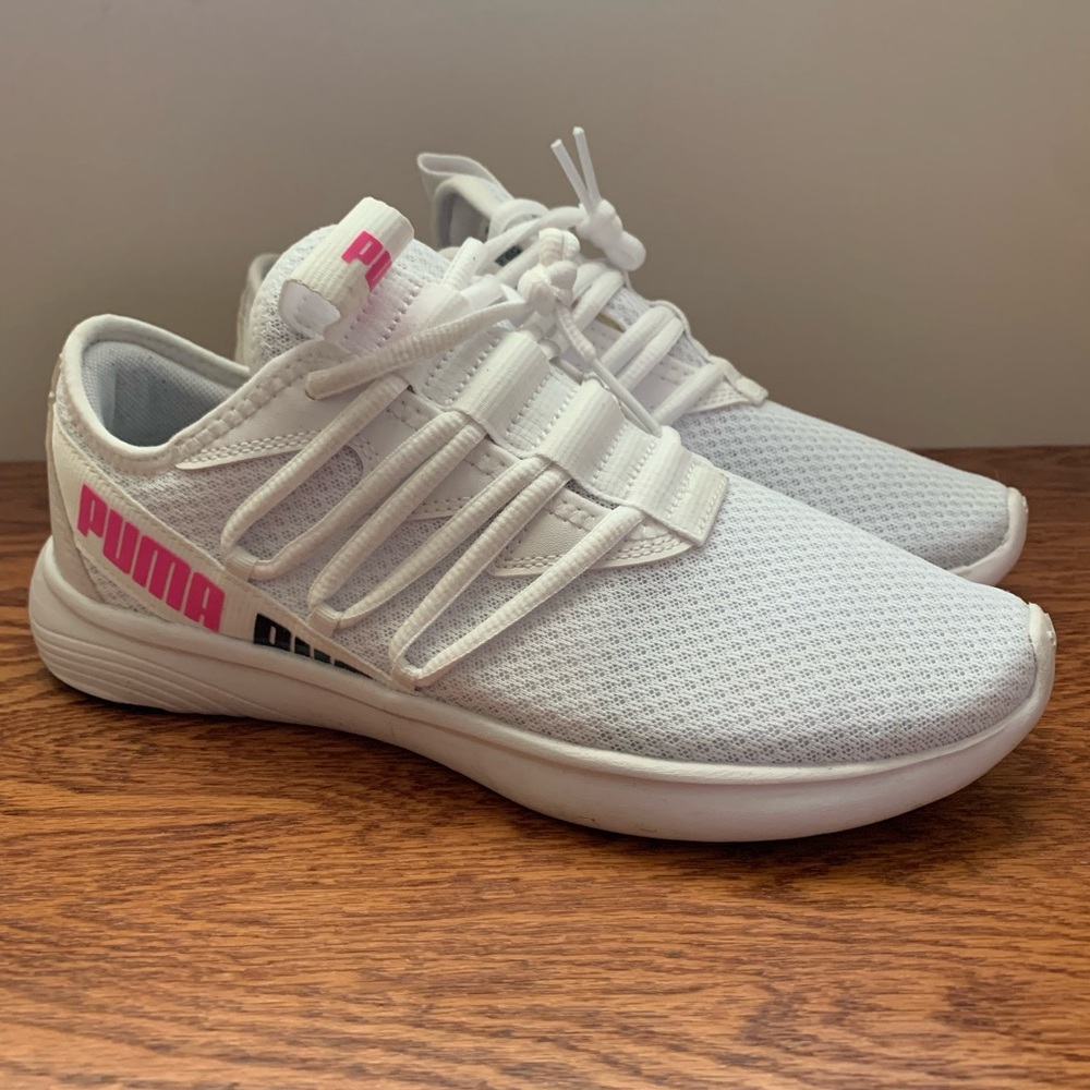 Women’s Puma Tennis Shoes size 7.5, worn twice!